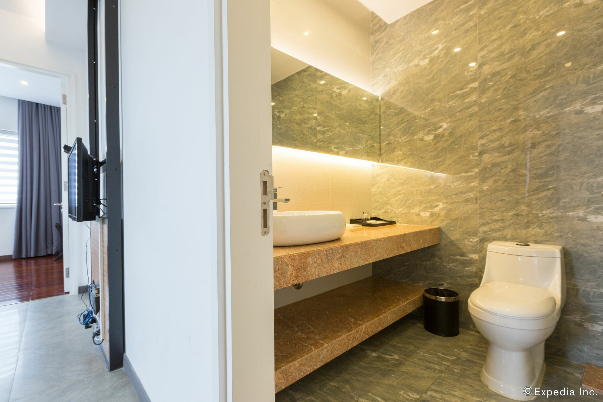 Charm Suite Residence Saigon Bandar Ho Chi Minh Luaran gambar