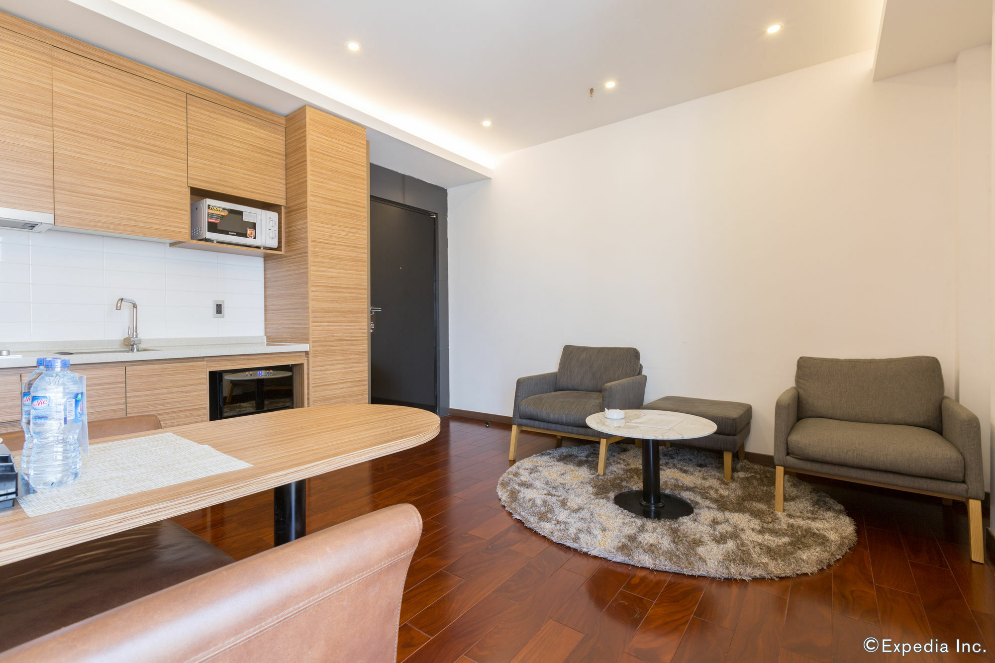 Charm Suite Residence Saigon Bandar Ho Chi Minh Luaran gambar